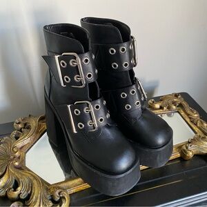 DOLLS KILL BLACK PLATFORM BOOTS